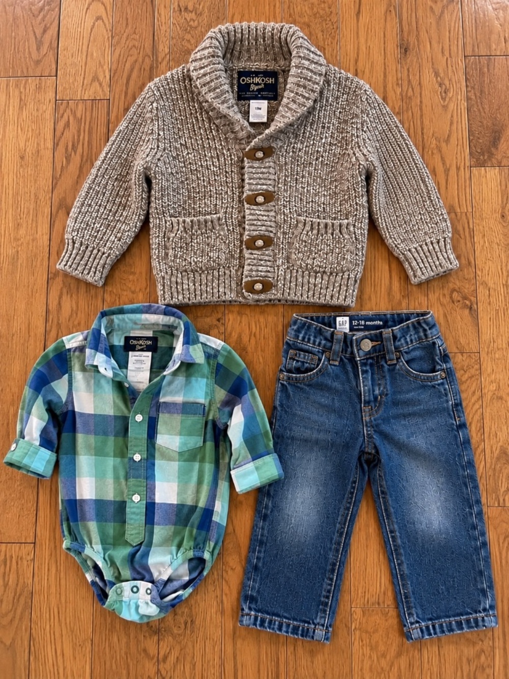 Baby Boy 12–18M Outfit Bundle – GAP Jeans + OshKosh Bodysuit & Sweater